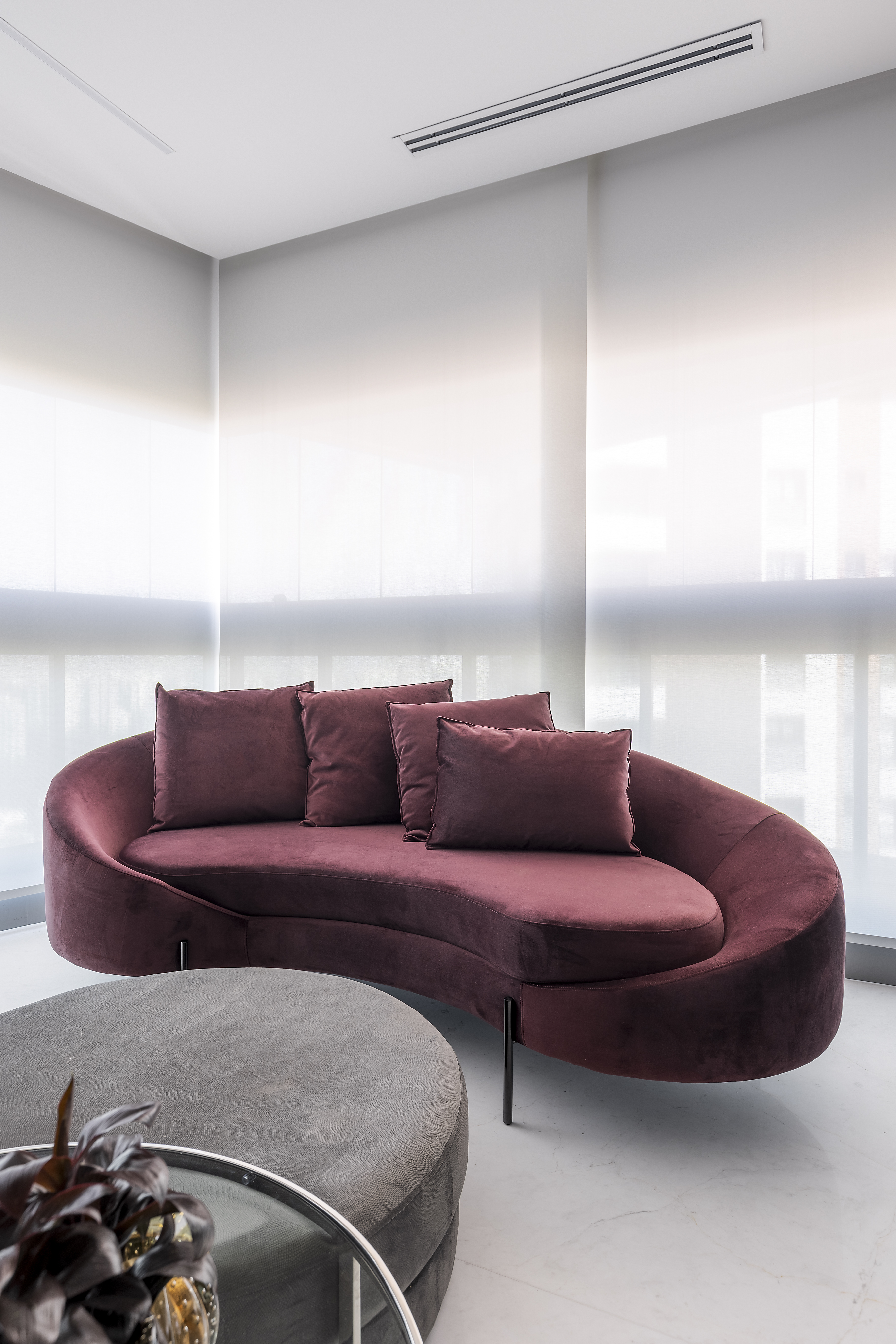 Sofás colorido na sala de estar? A resposta é sim!