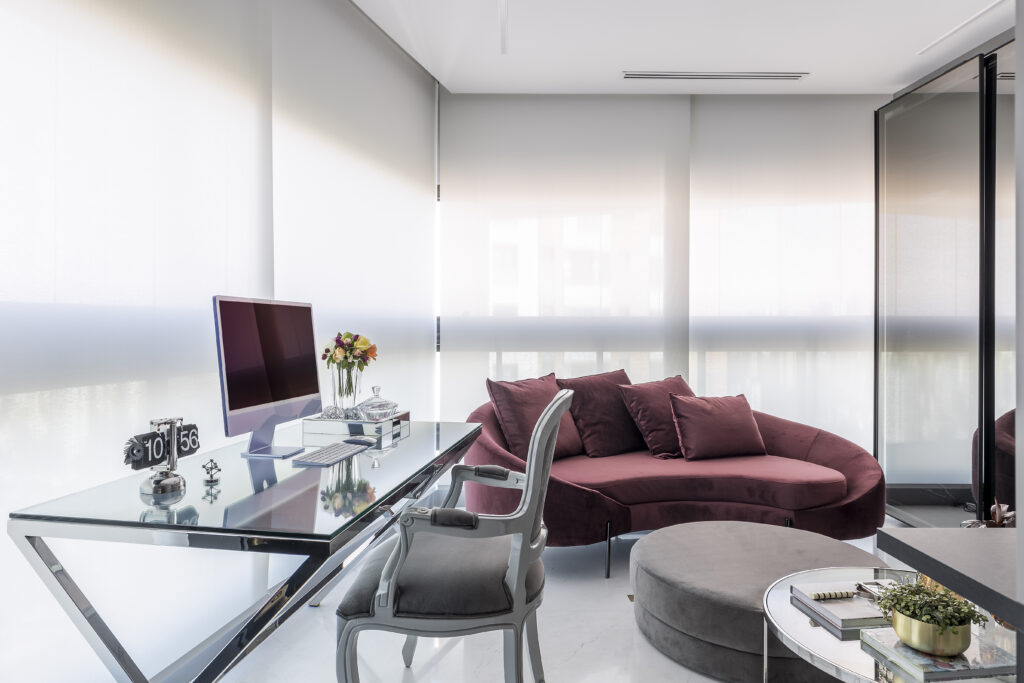 Sofás colorido na sala de estar? A resposta é sim!