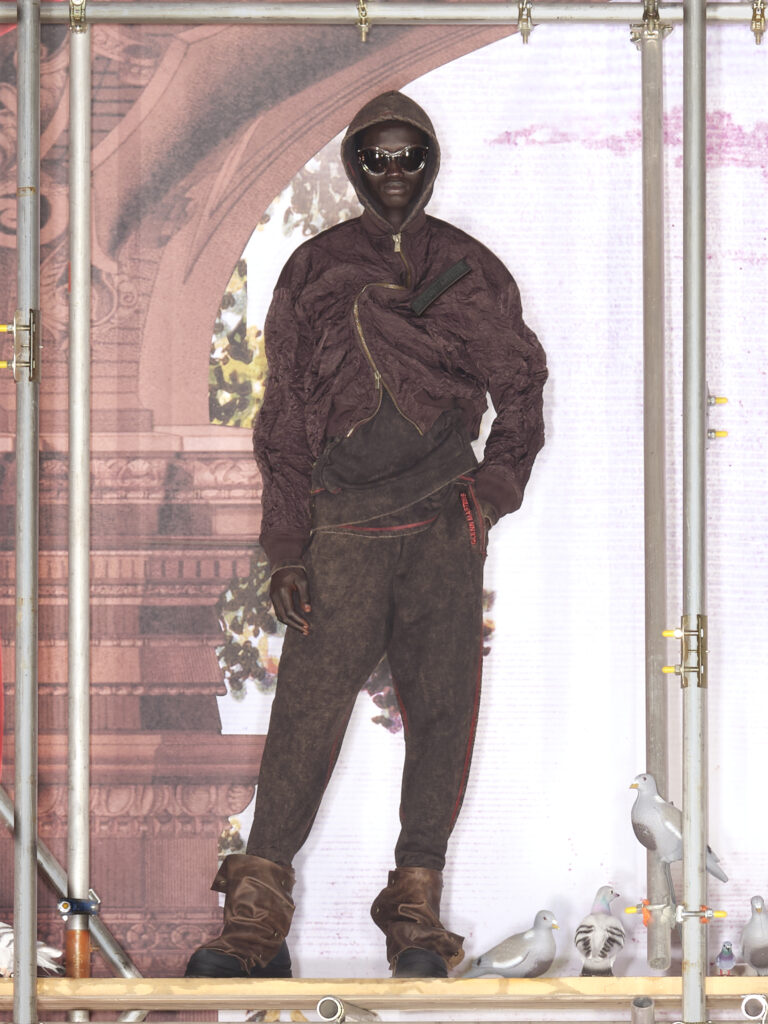 H&M apresenta coleção em parceria com Glenn Martens