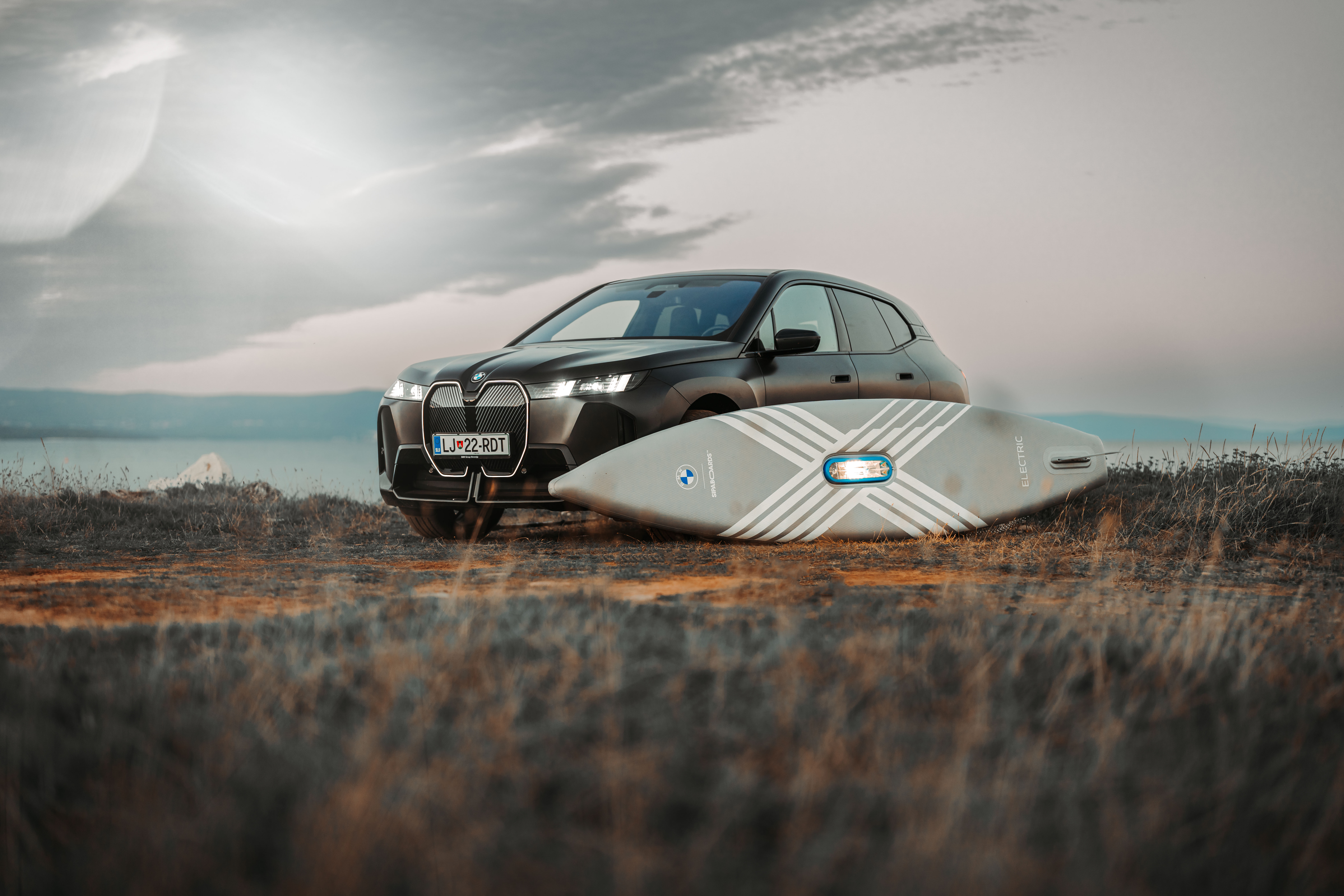 BMW lança prancha elétrica de fibra de carbono com SipaBoards