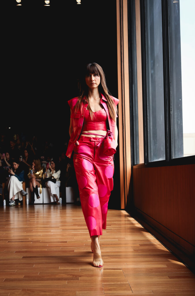 Patricia Viera leva coleção inspirada em Londres ao SPFW