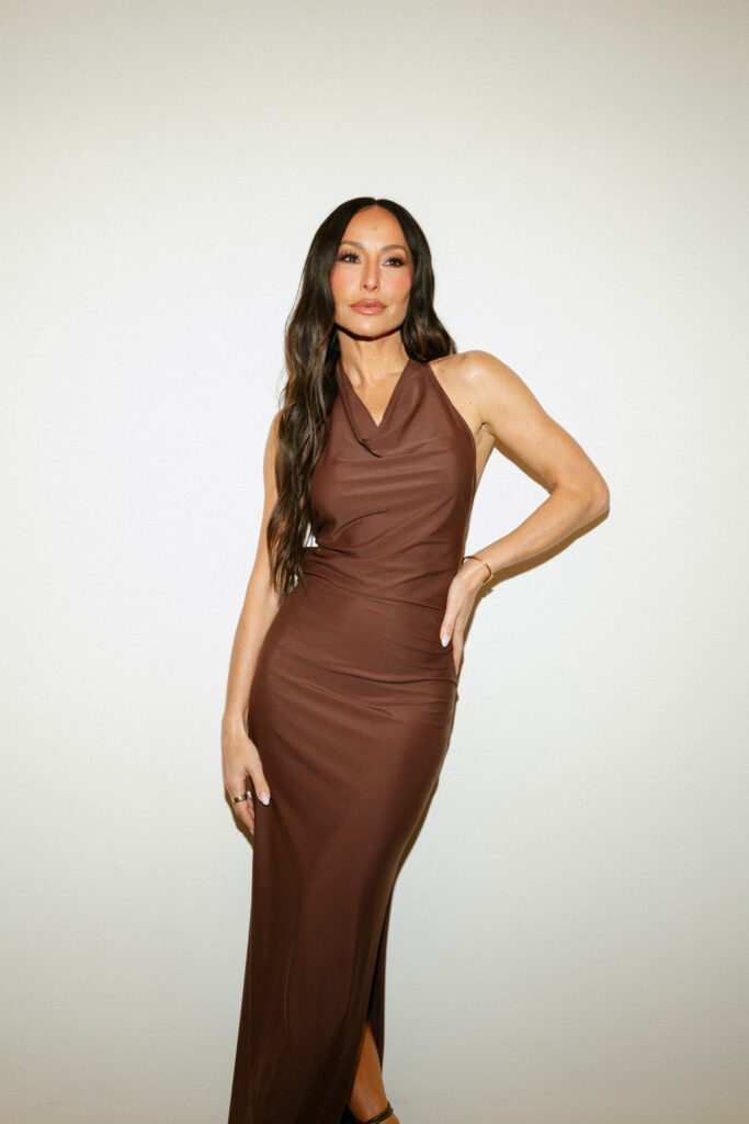 Bruna Olivo recebe Sabrina Sato em evento da Lança Perfume