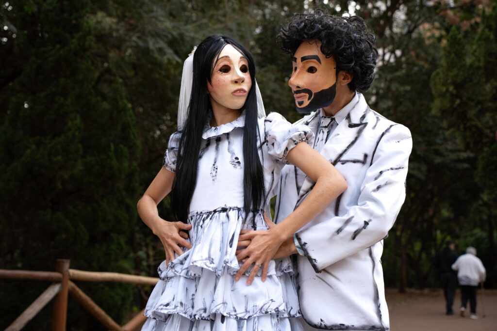 "Volta, Rita!" circula por Goiás com teatro físico e emoção