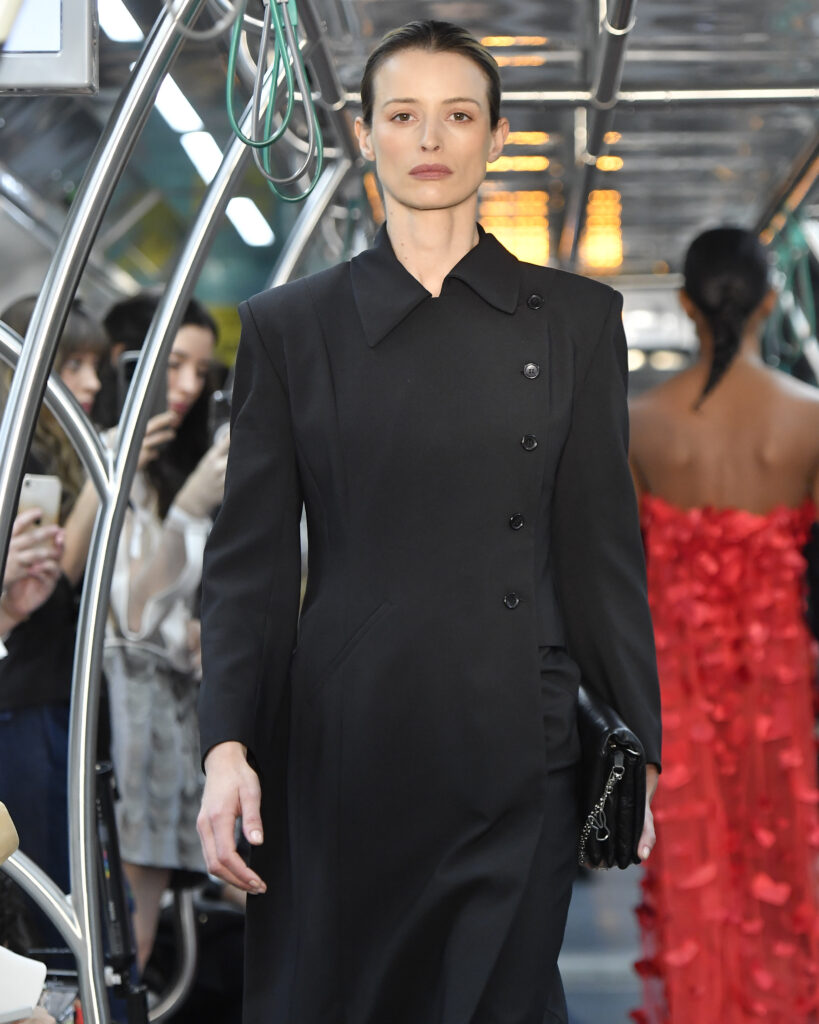 Glória Coelho apresenta “O futuro se constrói em movimento”