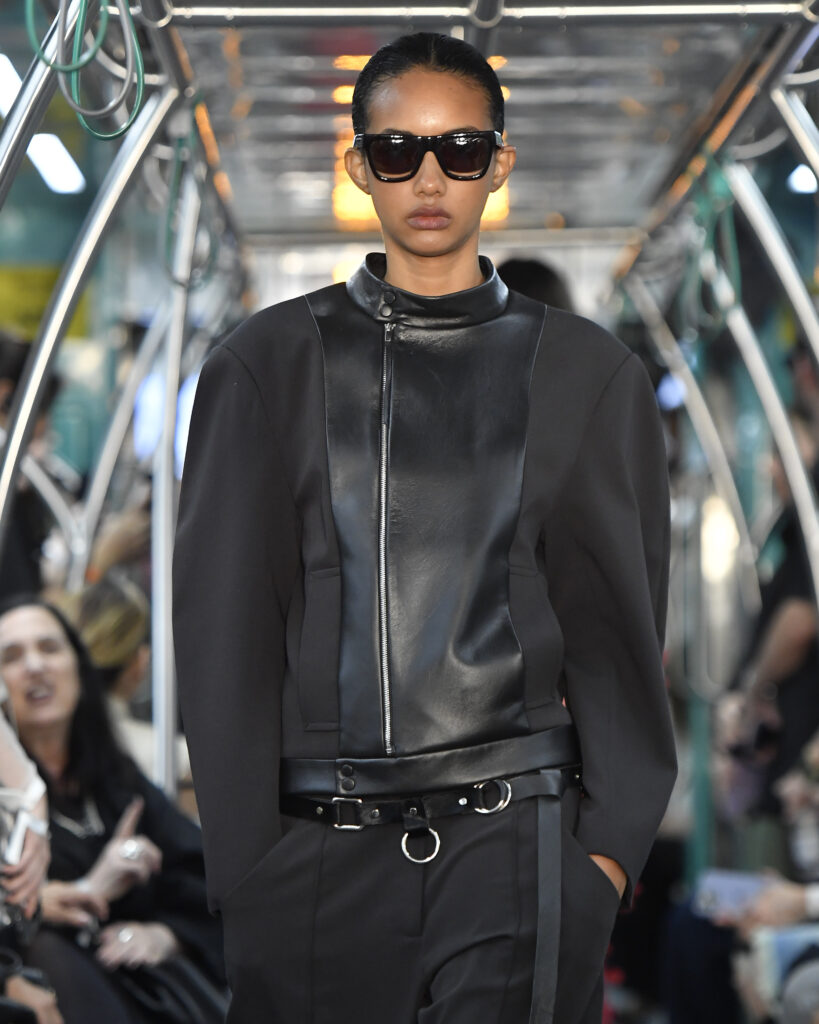 Glória Coelho apresenta “O futuro se constrói em movimento”