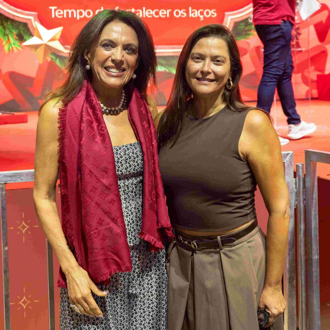 No momento, você está visualizando Encanto e emoção marcam na chegada do Papai Noel no Natal Flamboyant