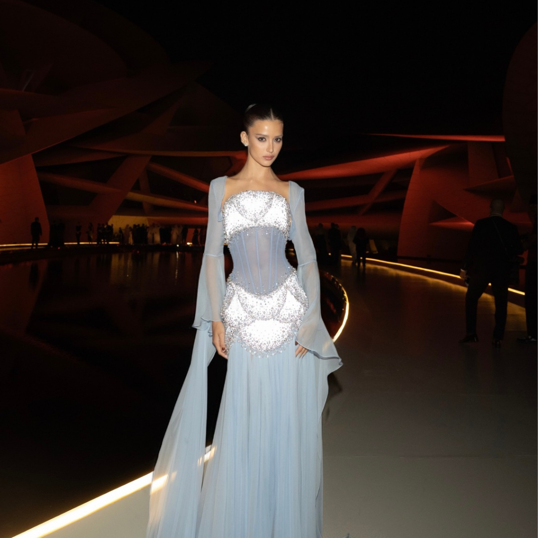 No momento, você está visualizando Lívia Nunes é convidada para a 7ª edição do Fashion Trust Arabia, em Doha ao lado de Gisele Bundechen