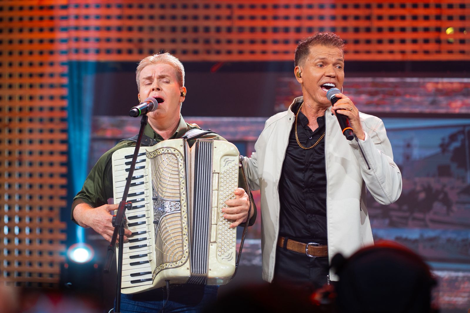 No momento, você está visualizando Dupla Renato e Raphael grava DVD em comemoração aos seus 25 anos