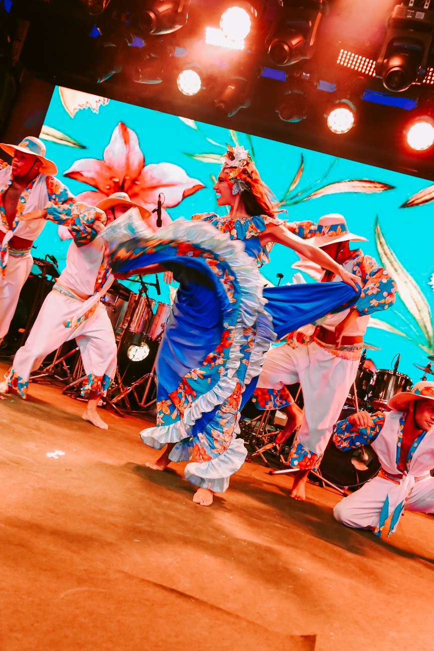 No momento, você está visualizando Fairmont Rio e Camarote Arpoador renovam parceria para o Carnaval 2026 e anunciam Ludmilla no Baile de Máscaras