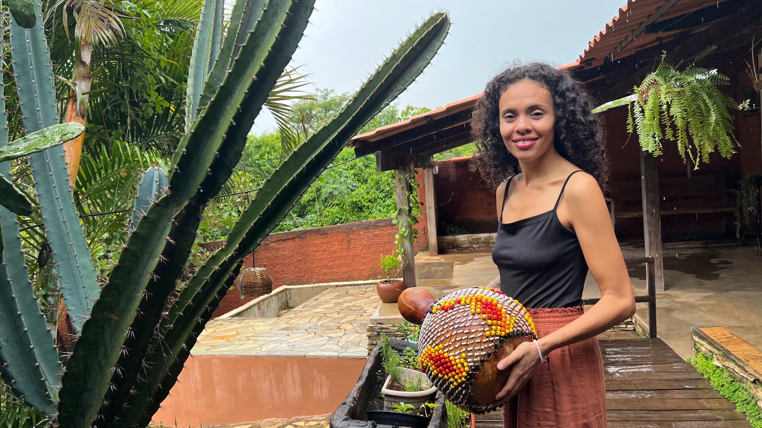 No momento, você está visualizando Raízes que Curam: Bloco Zararicando vai batucar “remédio para a alma” no Carnaval 2026