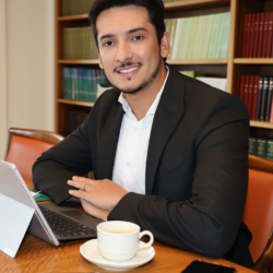 Empreendedor brasileiro lança em Goiânia marca de skincare inspirada em ativos apícolas