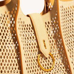 Santa Lolla retorna a Trancoso durante o Carnaval com ativação exclusiva no Aeroporto Terravista