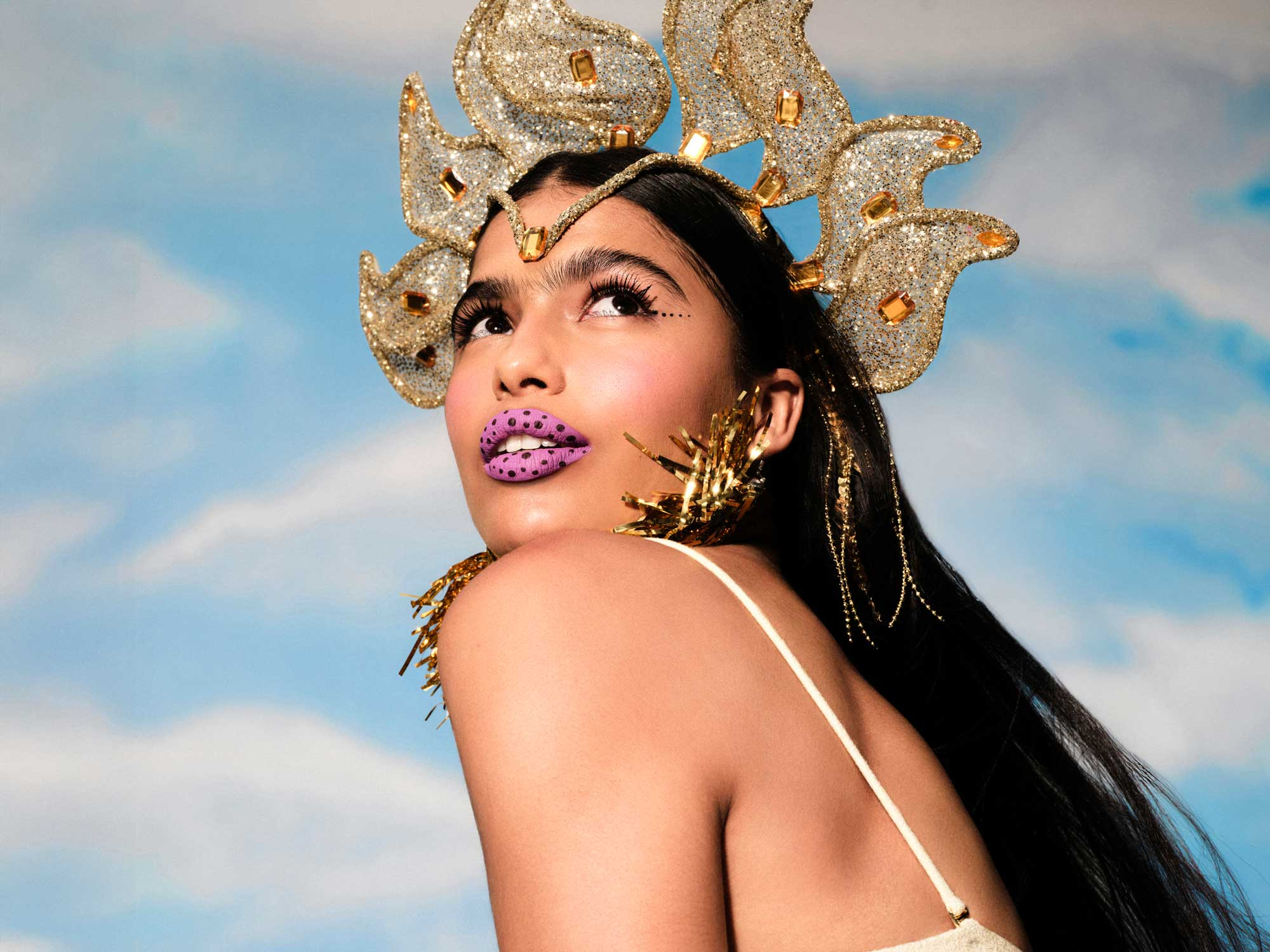 No momento, você está visualizando Avon reestreia no Pinterest com Batom Power Stay e aposta na tendência “Beleza sem regras” para o Carnaval