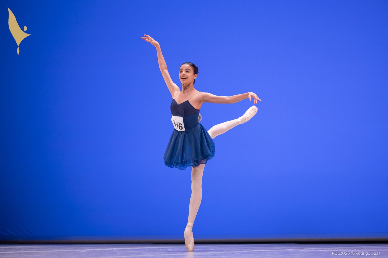 No momento, você está visualizando Bailarina do Basileu França Martina Sánchez recebe 12 bolsas para dar continuidade na formação artística no exterior