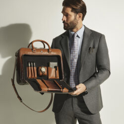 Montblanc Apresenta Guia Com Itens Essenciais Para Dias De Trabalho Mais Produtivos