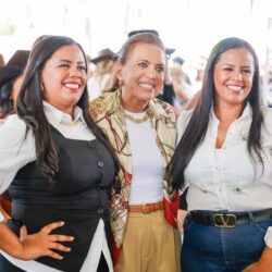 Gracinha Caiado, recebeu neste sábado (28/02) o título de Embaixadora das Rainhas do Agro,