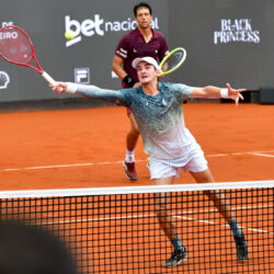 Fonseca e Melo vão à final do Rio Open nas duplas e buscam terceiro título para o Brasil