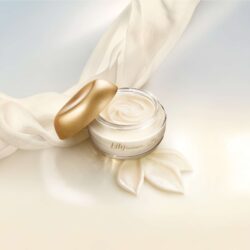 O Boticário expande portfólio de acetinados Nº1 do Brasil com o lançamento de Lily Cashmere