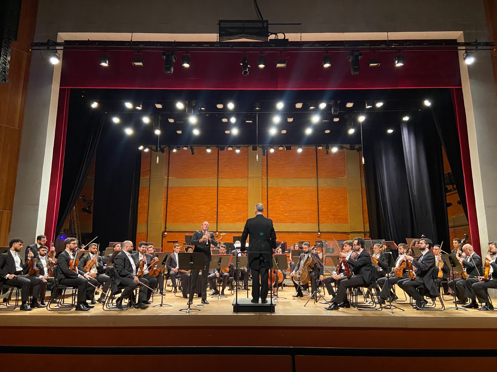 No momento, você está visualizando Orquestra Filarmônica realiza concerto em homenagem à poesia musical do período moderno e contemporâneo