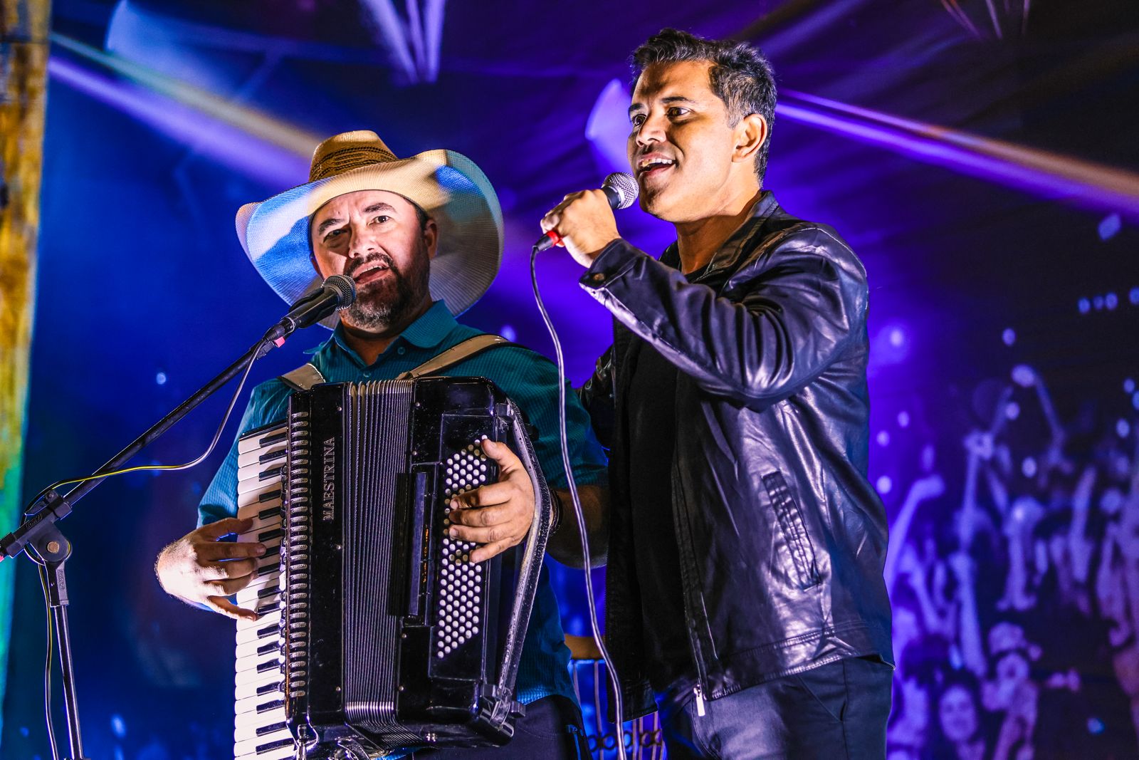 No momento, você está visualizando César e Alessandro promovem “Baile na Roça” no dia 04 de abril em Aragoiânia com música, tradição e clima de interior