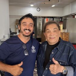 Dedé Santana encanta Goiânia e faz pausa para almoço no Boi no Espeto