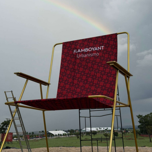 “Goiânia vai ter praia”: instalação gigante marca anúncio de terreno do novo complexo de surf na capital