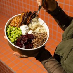 4 novos restaurantes com refeições saudáveis para conhecer em SP