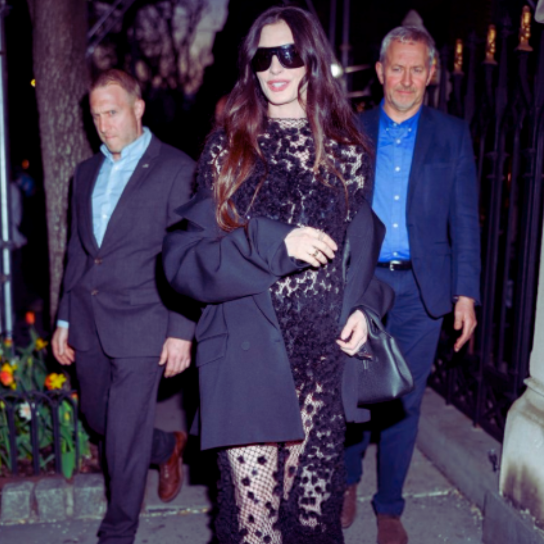 No momento, você está visualizando Calvin Klein veste Anne Hathaway para a listening party e evento de Q&A de Mother Mary