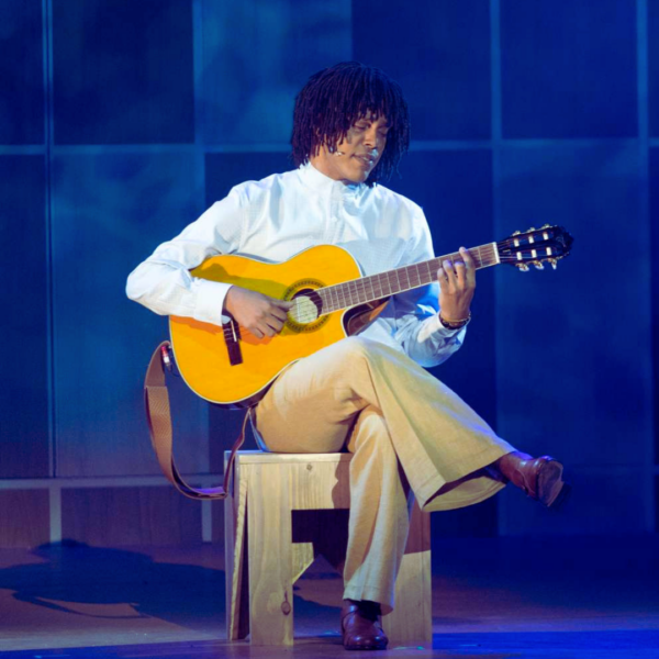 “Djavan – O Musical: Vidas pra Contar” celebra a trajetória do mestre alagoano em curta temporada em Goiânia