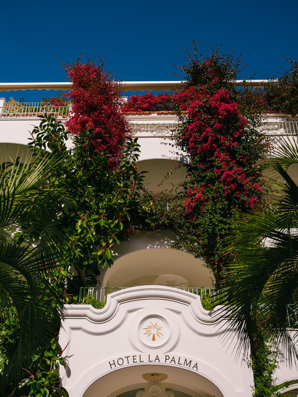 No momento, você está visualizando Hotel La Palma reúne moda, design e tradição em temporada de colaborações exclusivas em Capri