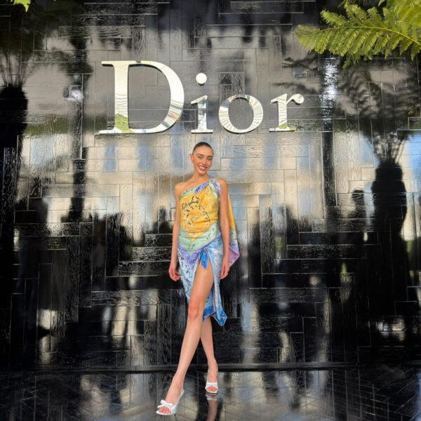 Elisa Zarzur abre agenda de Alta Costura em desfile da Dior