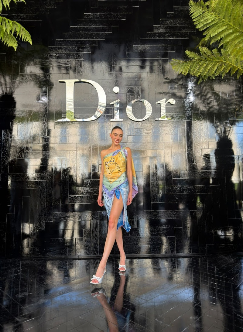 No momento, você está visualizando Elisa Zarzur abre agenda de Alta Costura em desfile da Dior
