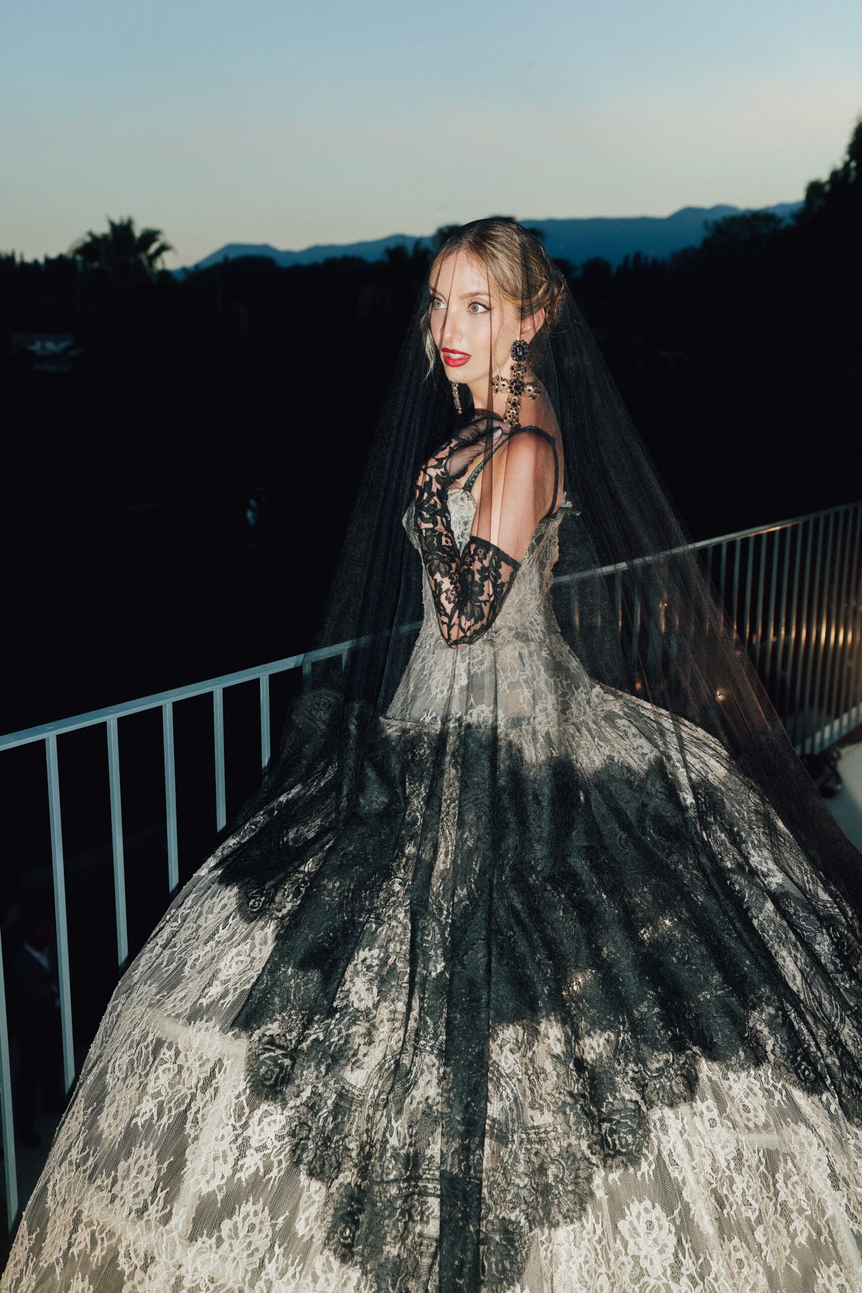 No momento, você está visualizando Lelê Saddi brilha no desfile de Alta Moda da Dolce&Gabbana com look exclusivo da marca 