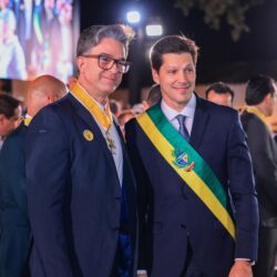 Daniel Vilela entrega Ordem do Mérito Anhanguera durante cerimônia na cidade de Goiás