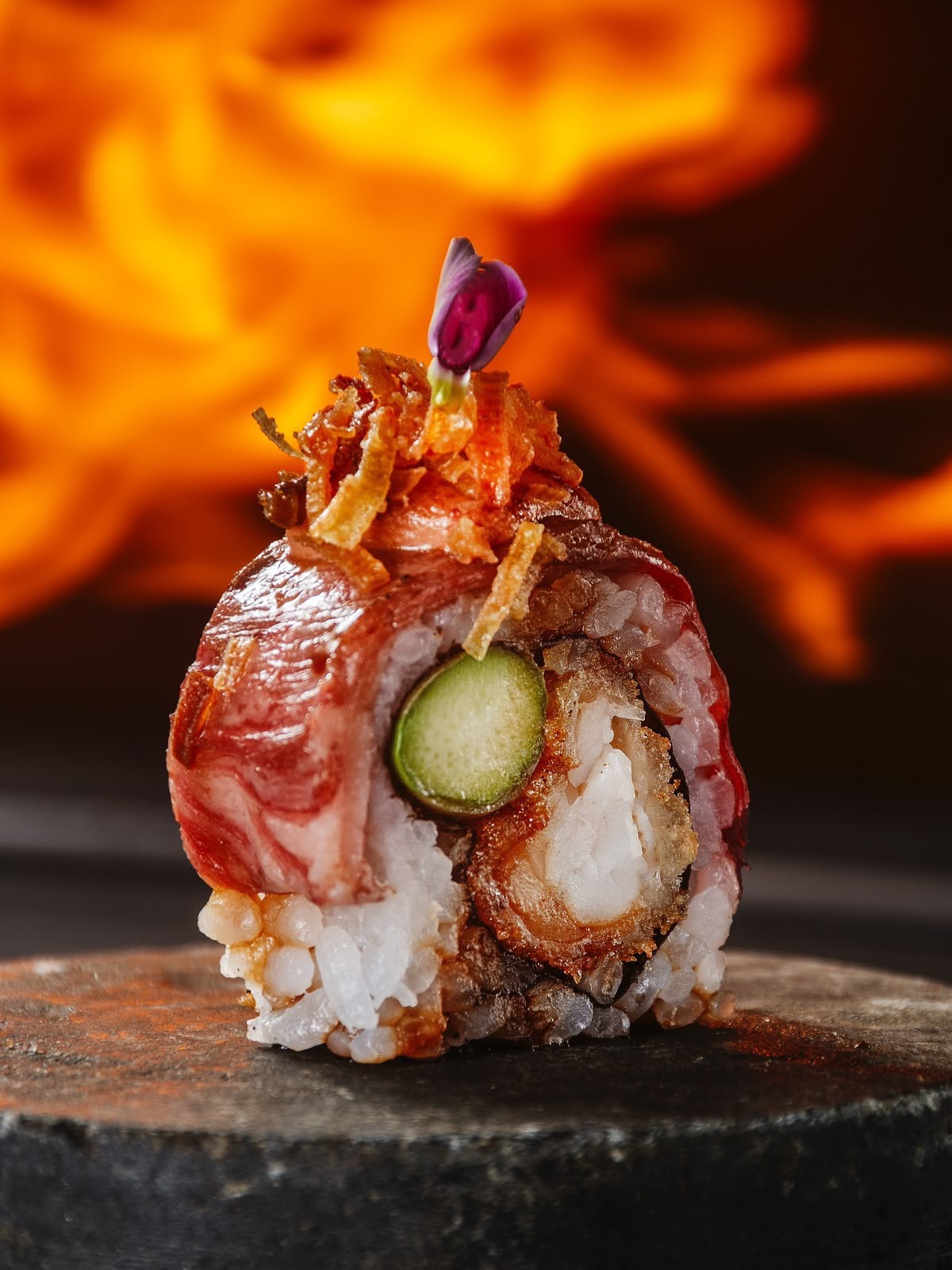No momento, você está visualizando Wagyu, king crab, vieiras, trufas negras e atum bluefin estão entre os ingredientes que traduzem a proposta premium do restaurante no Setor Marista