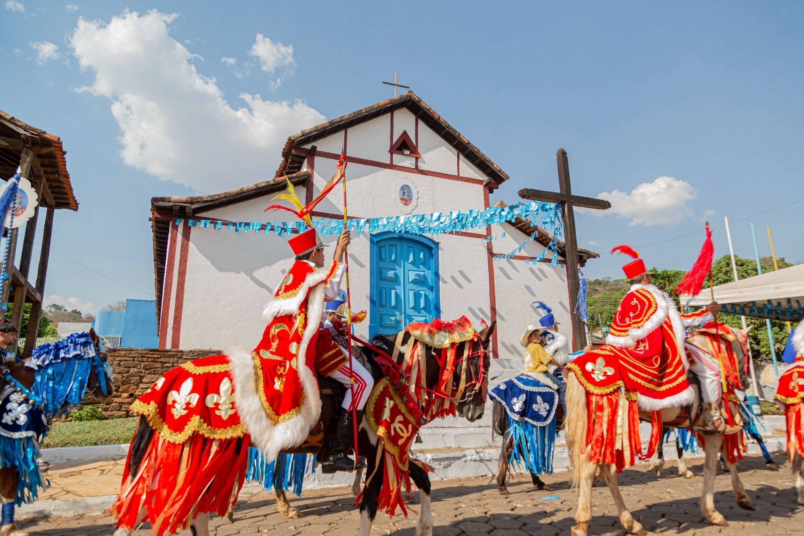 No momento, você está visualizando Corumbá e Pilar de Goiás recebem Cavalhadas neste fim de semana