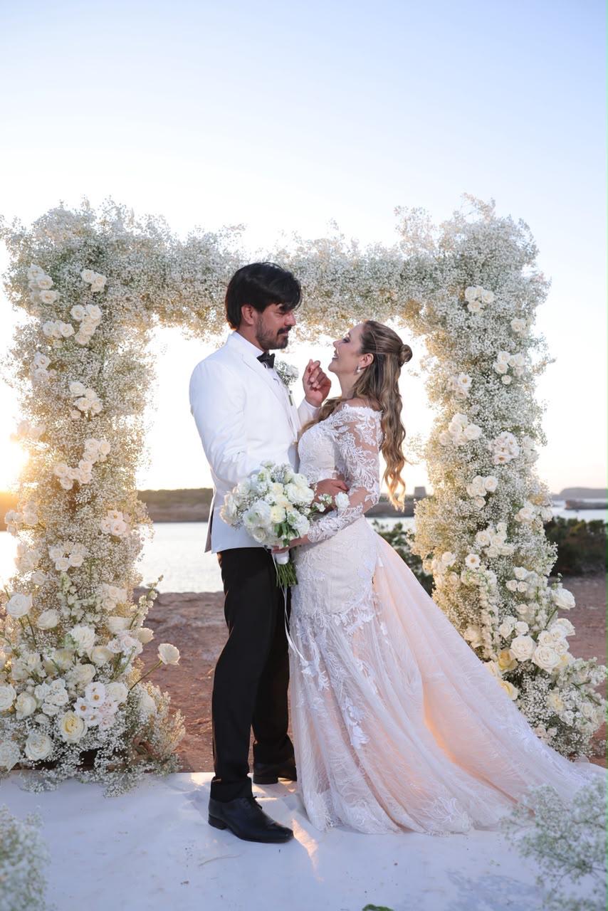 No momento, você está visualizando Ibiza foi o destino escolhido por Luciana Machado e Paulo Rodrigues para celebrar o amor em uma semana especial na Espanha