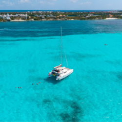 Caribe ganha força entre brasileiros em 2026, com alta nas viagens para Cancún e San Andrés