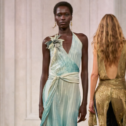 Ralph Lauren apresenta Spring 2027 com nova interpretação do romance