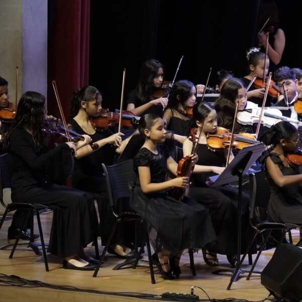 Basileu França apresenta concerto especial em homenagem ao Dia das Crianças