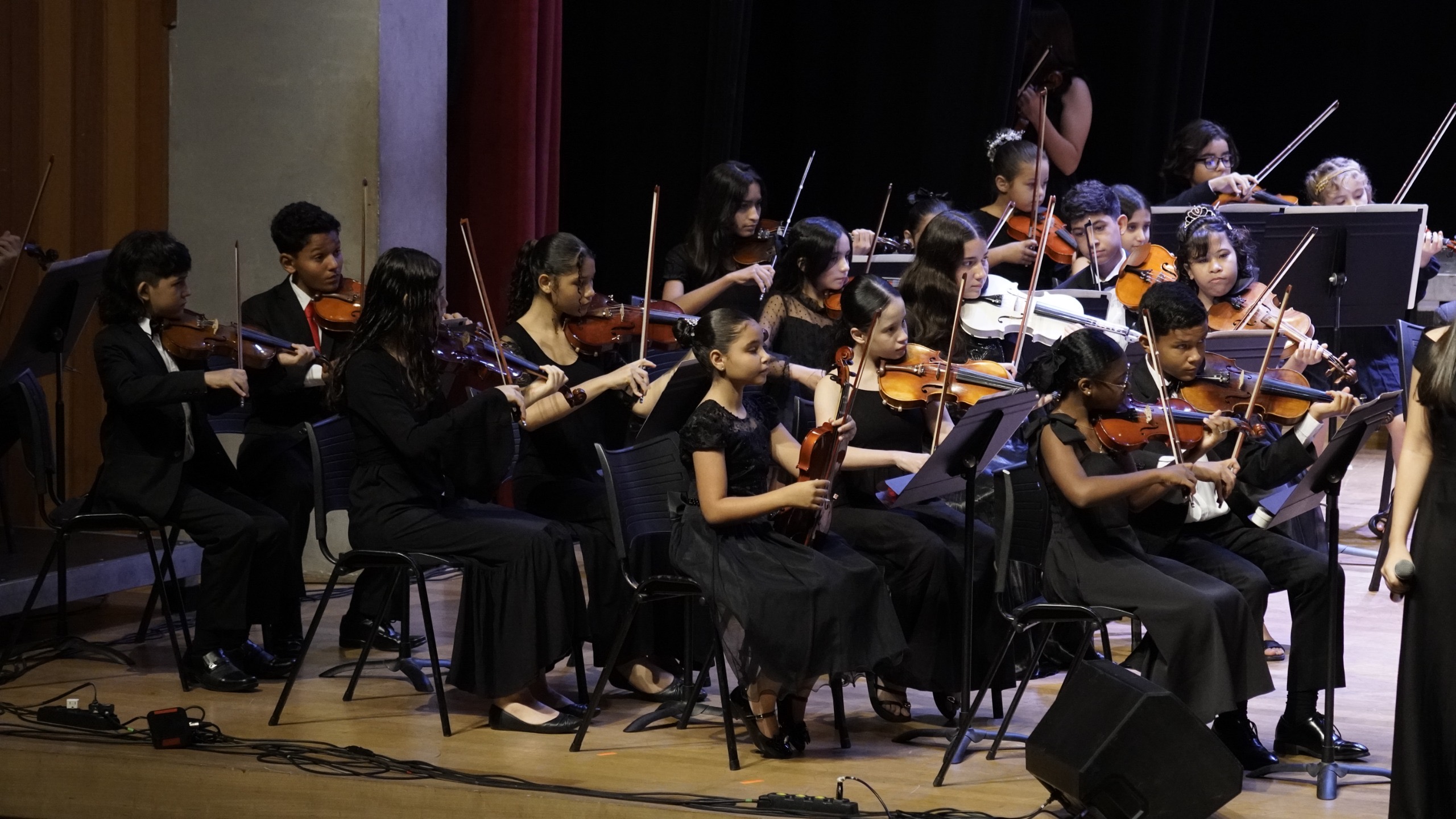 No momento, você está visualizando Basileu França apresenta concerto especial em homenagem ao Dia das Crianças